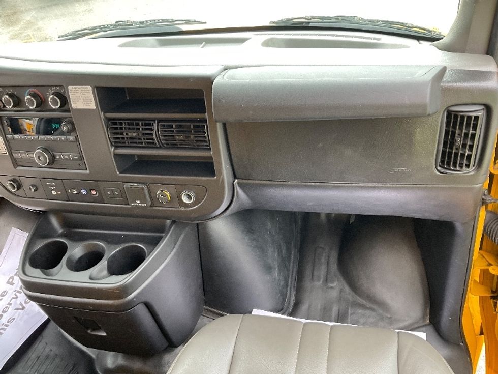 Light Duty Box Truck-Light and Medium Duty Trucks-GMC-2021-Savana G33903-Tampa-FL-81,054\n\t\tmiles-$ 28,250 - Image 21