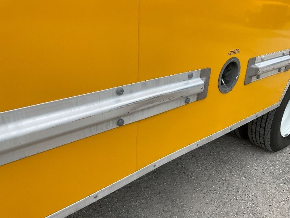 Light Duty Box Truck-Light and Medium Duty Trucks-GMC-2021-Savana G33903-Tampa-FL-81,054\n\t\tmiles-$ 28,250 - Image 25