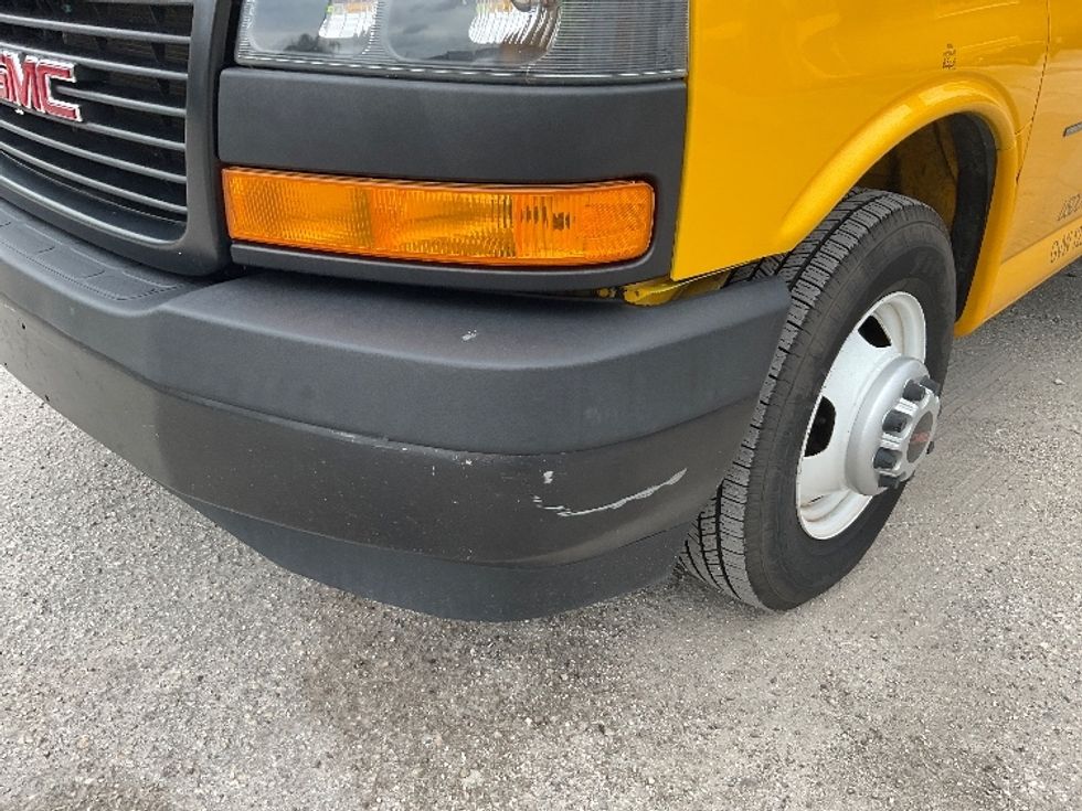 Light Duty Box Truck-Light and Medium Duty Trucks-GMC-2021-Savana G33903-Tampa-FL-81,054\n\t\tmiles-$ 28,250 - Image 28