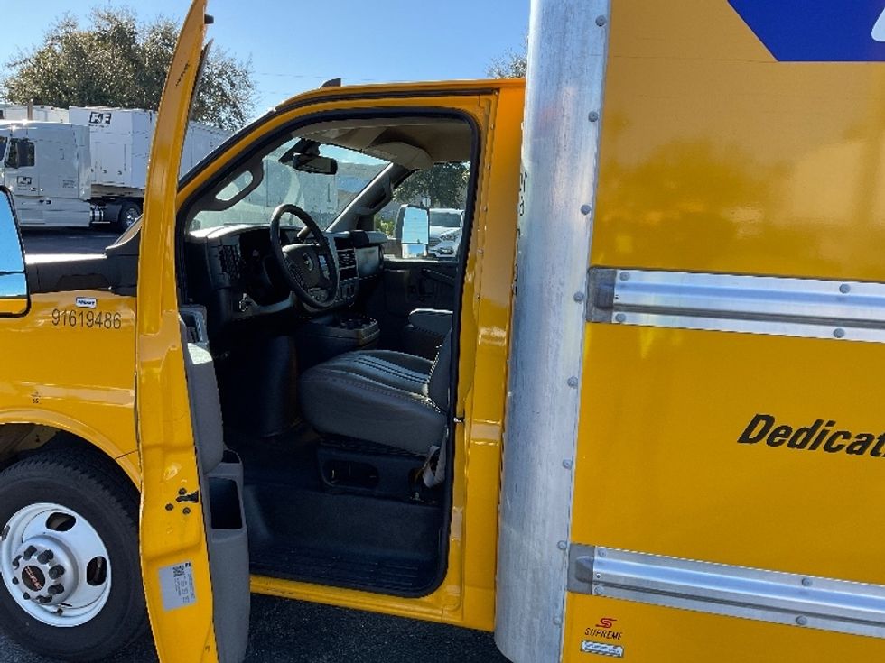 Light Duty Box Truck-Light and Medium Duty Trucks-GMC-2021-Savana G33903-Tampa-FL-81,561\n\t\tmiles-$ 29,750 - Image 15