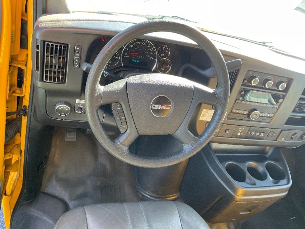 Light Duty Box Truck-Light and Medium Duty Trucks-GMC-2021-Savana G33903-Tampa-FL-81,561\n\t\tmiles-$ 29,750 - Image 17