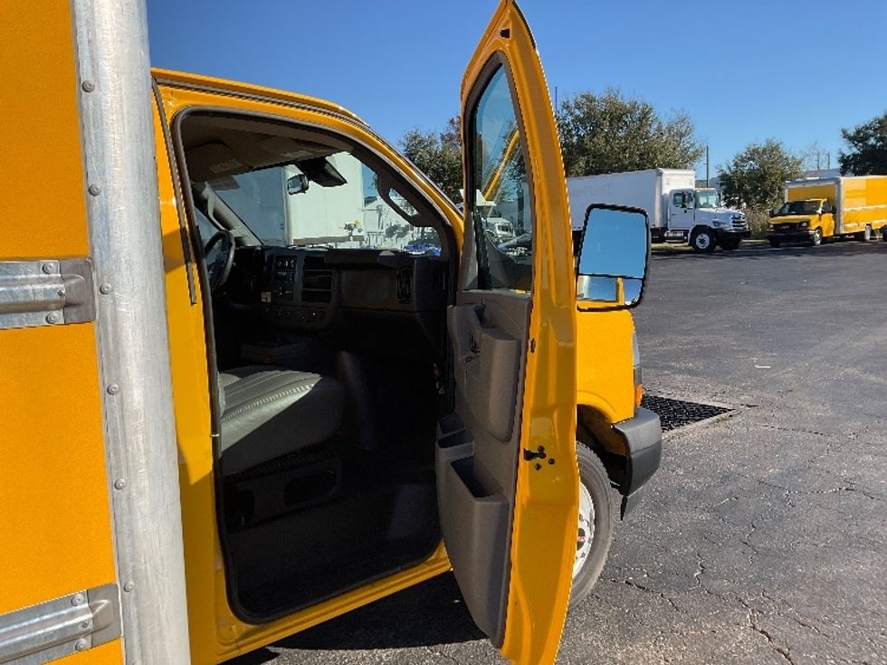 Light Duty Box Truck-Light and Medium Duty Trucks-GMC-2021-Savana G33903-Tampa-FL-81,561\n\t\tmiles-$ 29,750 - Image 19