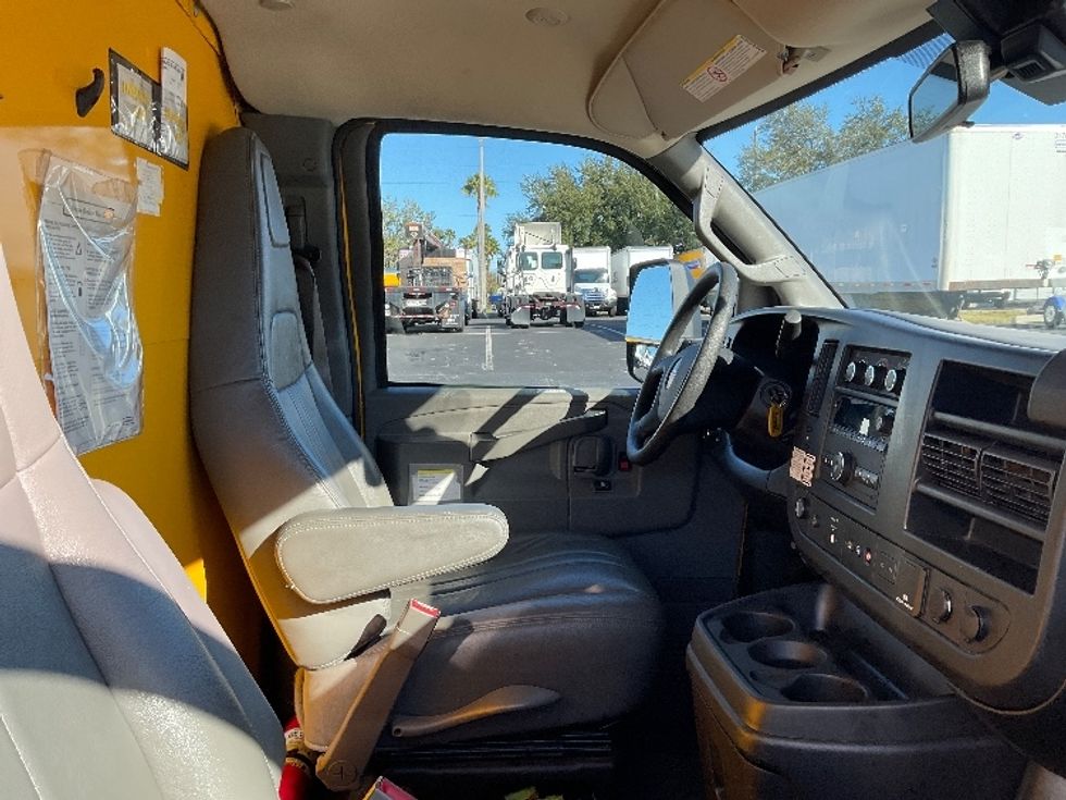 Light Duty Box Truck-Light and Medium Duty Trucks-GMC-2021-Savana G33903-Tampa-FL-81,561\n\t\tmiles-$ 29,750 - Image 21