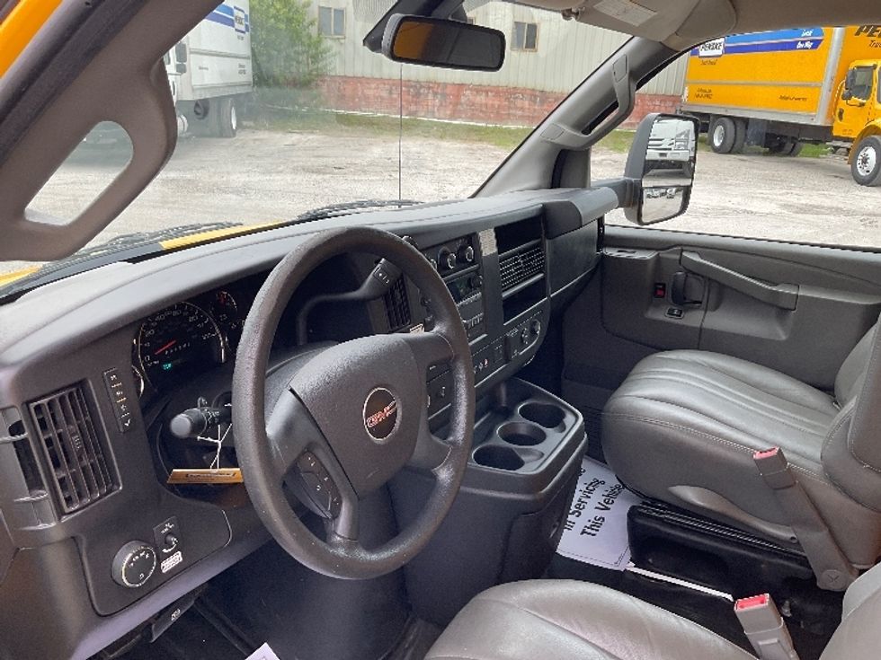 Light Duty Box Truck-Light and Medium Duty Trucks-GMC-2021-Savana G33903-Tampa-FL-85,847\n\t\tmiles-$ 29,250 - Image 17