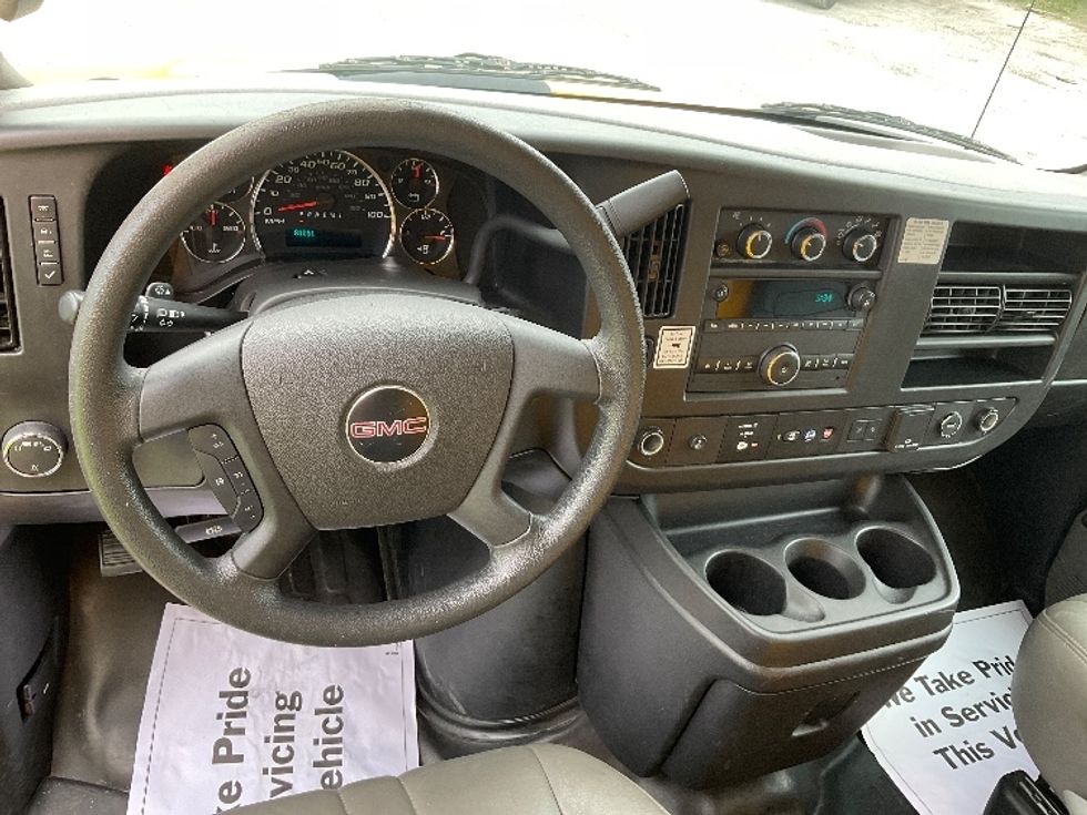 Light Duty Box Truck-Light and Medium Duty Trucks-GMC-2021-Savana G33903-Tampa-FL-85,847\n\t\tmiles-$ 29,250 - Image 18