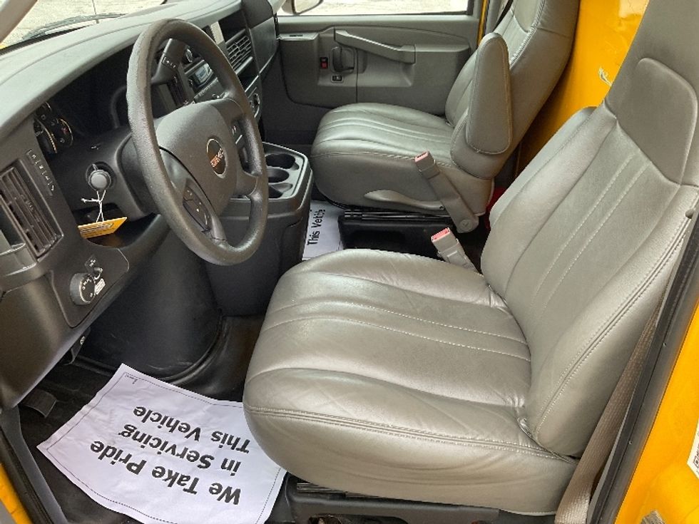 Light Duty Box Truck-Light and Medium Duty Trucks-GMC-2021-Savana G33903-Tampa-FL-85,847\n\t\tmiles-$ 29,250 - Image 19