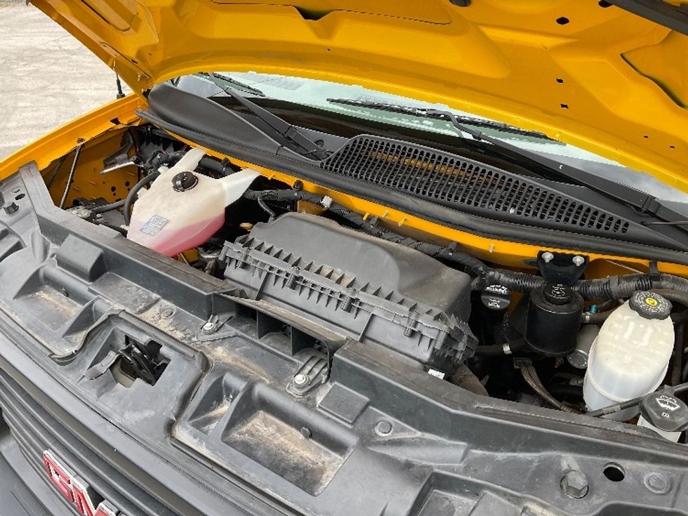 Light Duty Box Truck-Light and Medium Duty Trucks-GMC-2021-Savana G33903-Tampa-FL-85,847\n\t\tmiles-$ 29,250 - Image 24