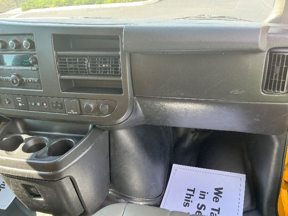 Light Duty Box Truck-Light and Medium Duty Trucks-GMC-2021-Savana G33903-Tampa-FL-86,414\n\t\tmiles-$ 27,500 - Image 20