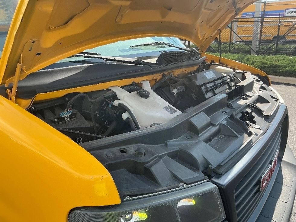 Light Duty Box Truck-Light and Medium Duty Trucks-GMC-2021-Savana G33903-Tampa-FL-86,414\n\t\tmiles-$ 27,500 - Image 22