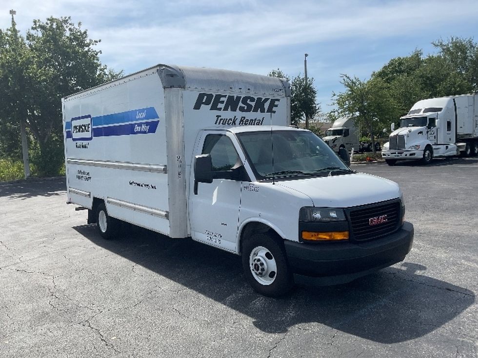 Light Duty Box Truck-Light and Medium Duty Trucks-GMC-2021-Savana G33903-Tampa-FL-86,814\n\t\tmiles-$ 29,000 - Image 1