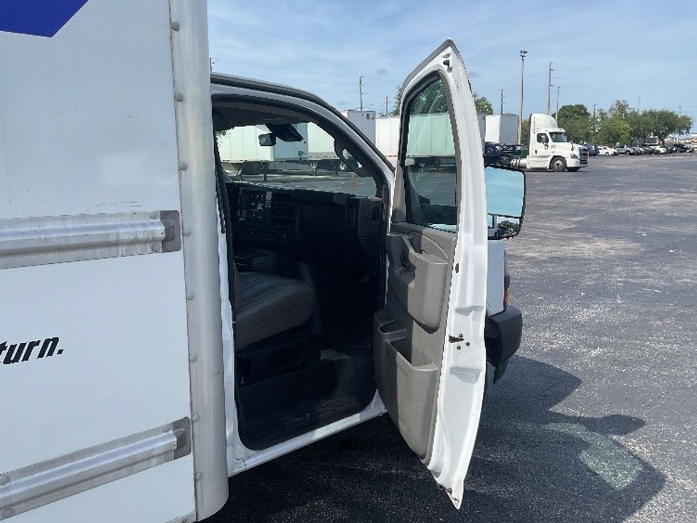 Light Duty Box Truck-Light and Medium Duty Trucks-GMC-2021-Savana G33903-Tampa-FL-86,814\n\t\tmiles-$ 29,000 - Image 20