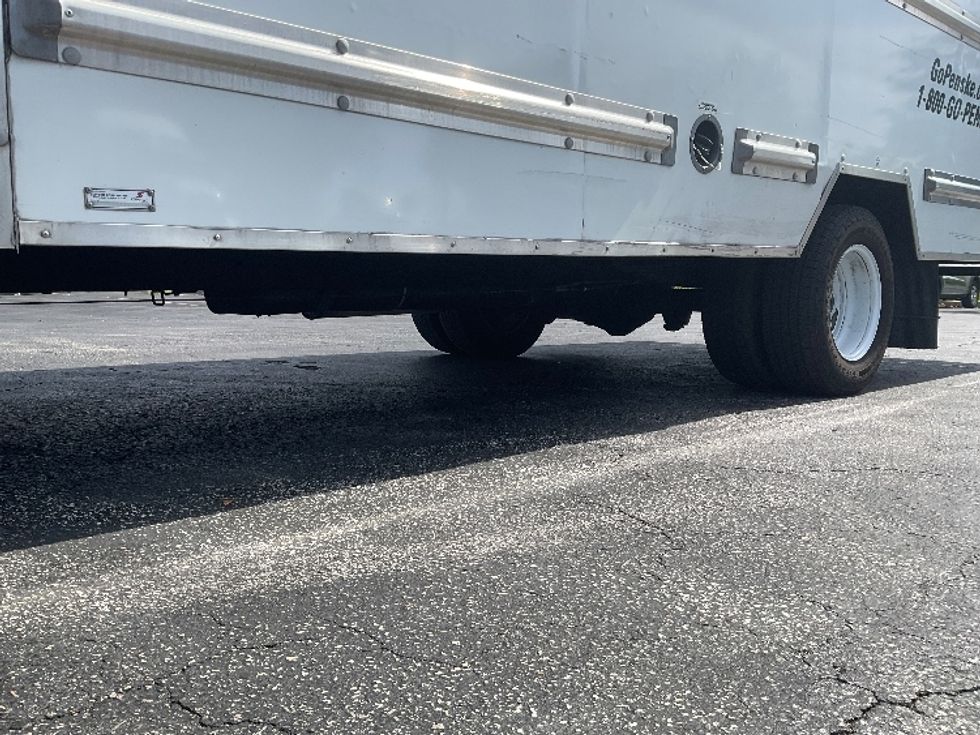 Light Duty Box Truck-Light and Medium Duty Trucks-GMC-2021-Savana G33903-Tampa-FL-86,814\n\t\tmiles-$ 29,000 - Image 5