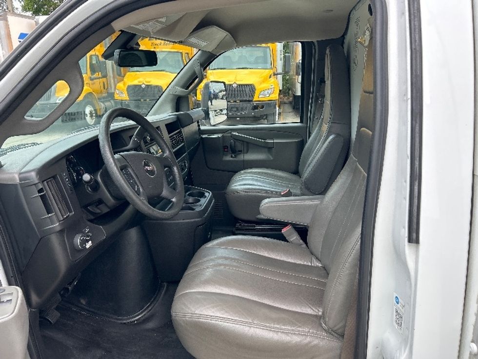 Light Duty Box Truck-Light and Medium Duty Trucks-GMC-2021-Savana G33903-Tampa-FL-86,953\n\t\tmiles-$ 27,750 - Image 19