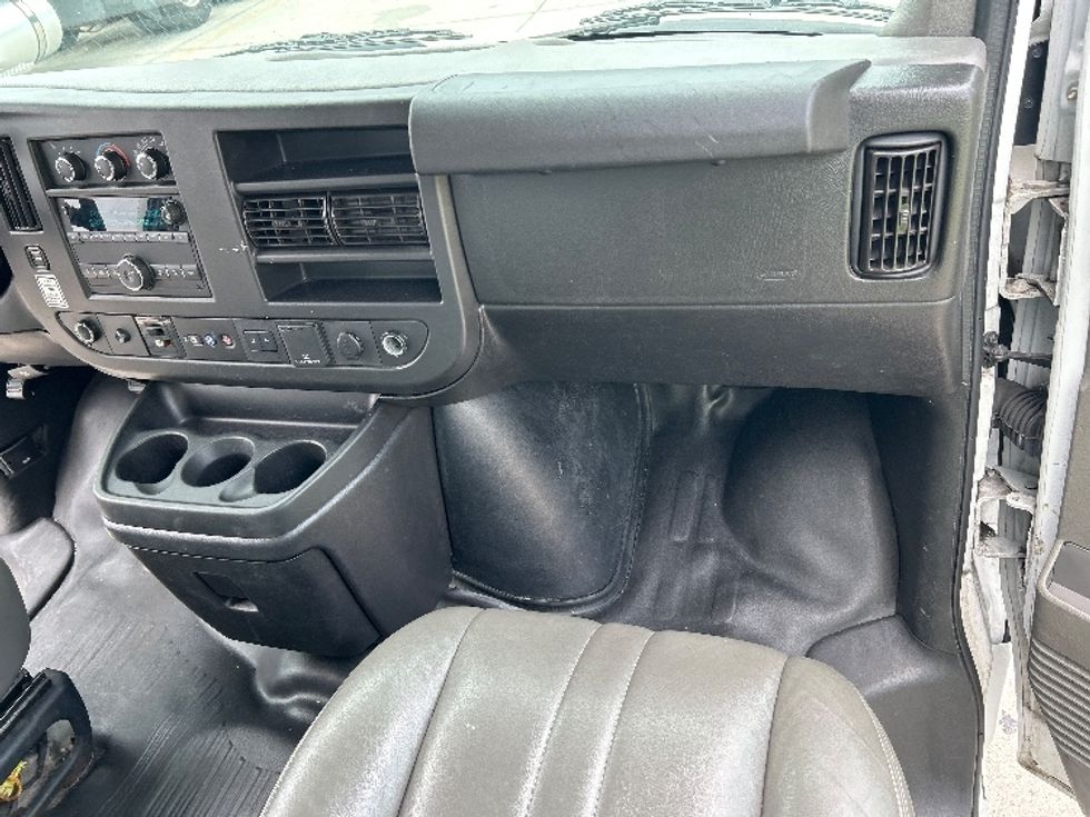 Light Duty Box Truck-Light and Medium Duty Trucks-GMC-2021-Savana G33903-Tampa-FL-86,953\n\t\tmiles-$ 27,750 - Image 21