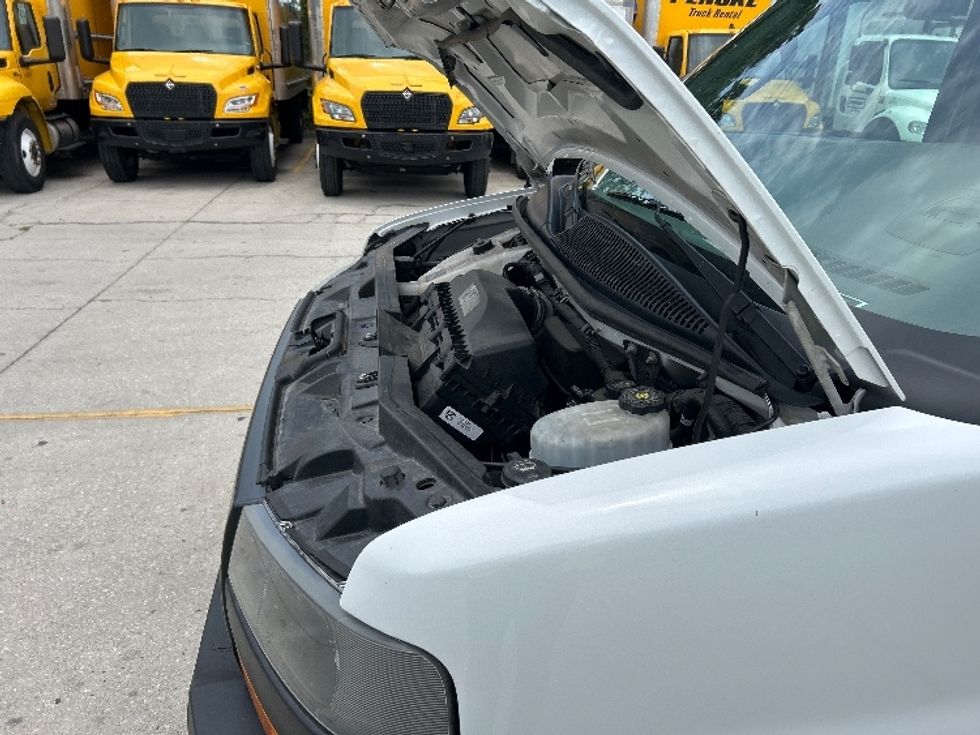 Light Duty Box Truck-Light and Medium Duty Trucks-GMC-2021-Savana G33903-Tampa-FL-86,953\n\t\tmiles-$ 27,750 - Image 24
