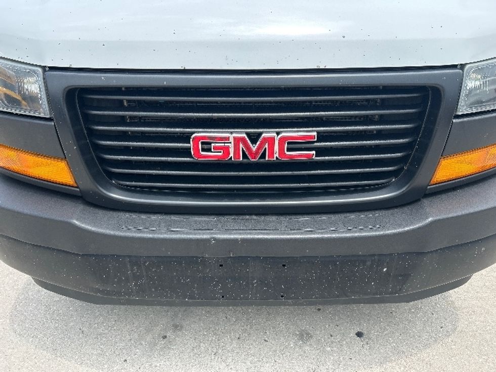Light Duty Box Truck-Light and Medium Duty Trucks-GMC-2021-Savana G33903-Tampa-FL-86,953\n\t\tmiles-$ 27,750 - Image 29