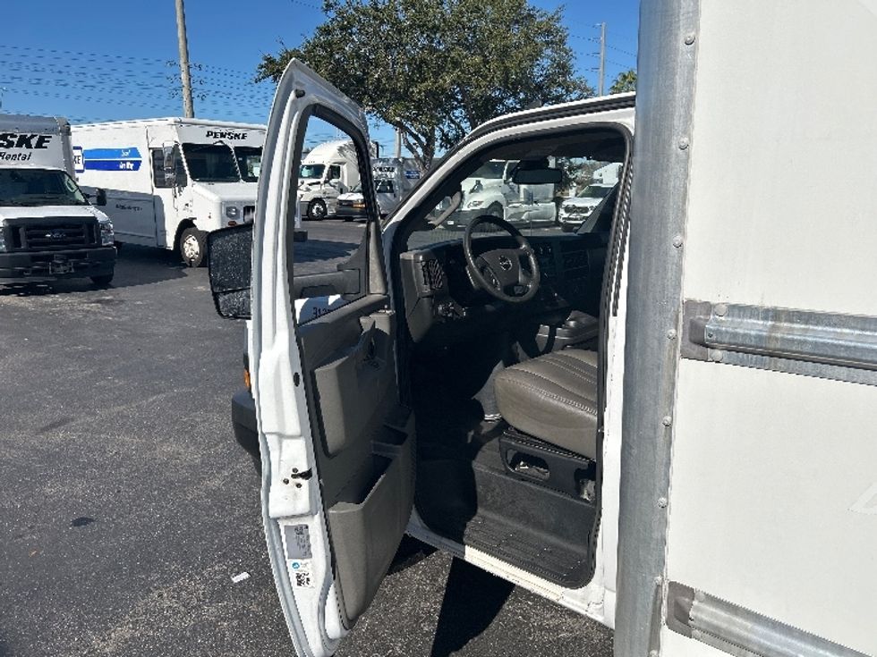 Light Duty Box Truck-Light and Medium Duty Trucks-GMC-2021-Savana G33903-Tampa-FL-93,970\n\t\tmiles-$ 31,500 - Image 15