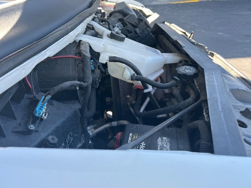 Light Duty Box Truck-Light and Medium Duty Trucks-GMC-2021-Savana G33903-Tampa-FL-93,970\n\t\tmiles-$ 31,500 - Image 22