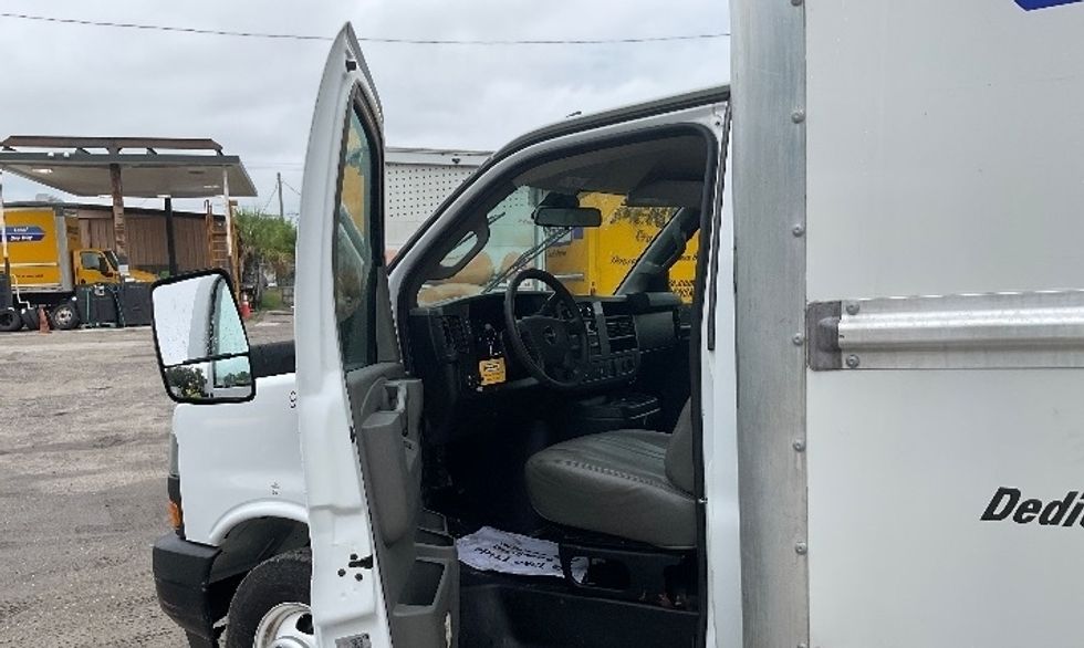 Light Duty Box Truck-Light and Medium Duty Trucks-GMC-2021-Savana G33903-Tampa-FL-95,284\n\t\tmiles-$ 31,250 - Image 16