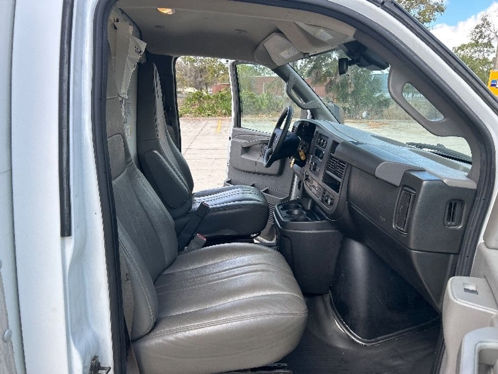 Light Duty Box Truck-Light and Medium Duty Trucks-GMC-2021-Savana G33903-Tampa-FL-96,473\n\t\tmiles-$ 31,250 - Image 22