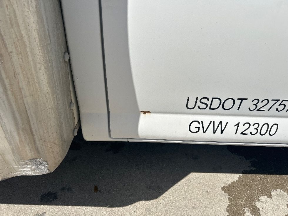 Light Duty Box Truck-Light and Medium Duty Trucks-GMC-2021-Savana G33903-Tampa-FL-96,473\n\t\tmiles-$ 31,250 - Image 32