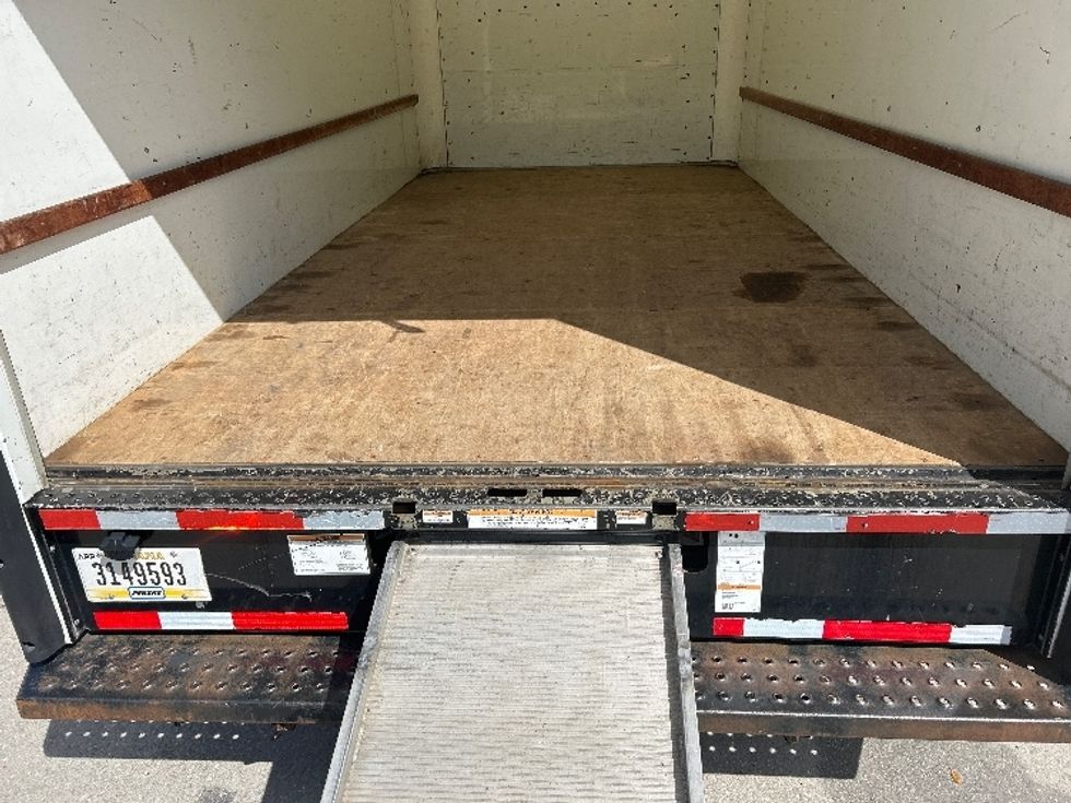 Light Duty Box Truck-Light and Medium Duty Trucks-GMC-2021-Savana G33903-Tampa-FL-96,679\n\t\tmiles-$ 33,000 - Image 10