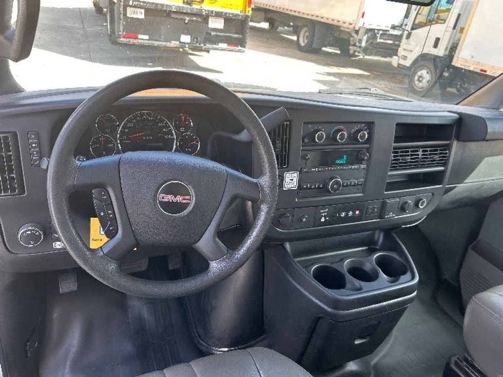 Light Duty Box Truck-Light and Medium Duty Trucks-GMC-2021-Savana G33903-Tampa-FL-96,679\n\t\tmiles-$ 33,000 - Image 18