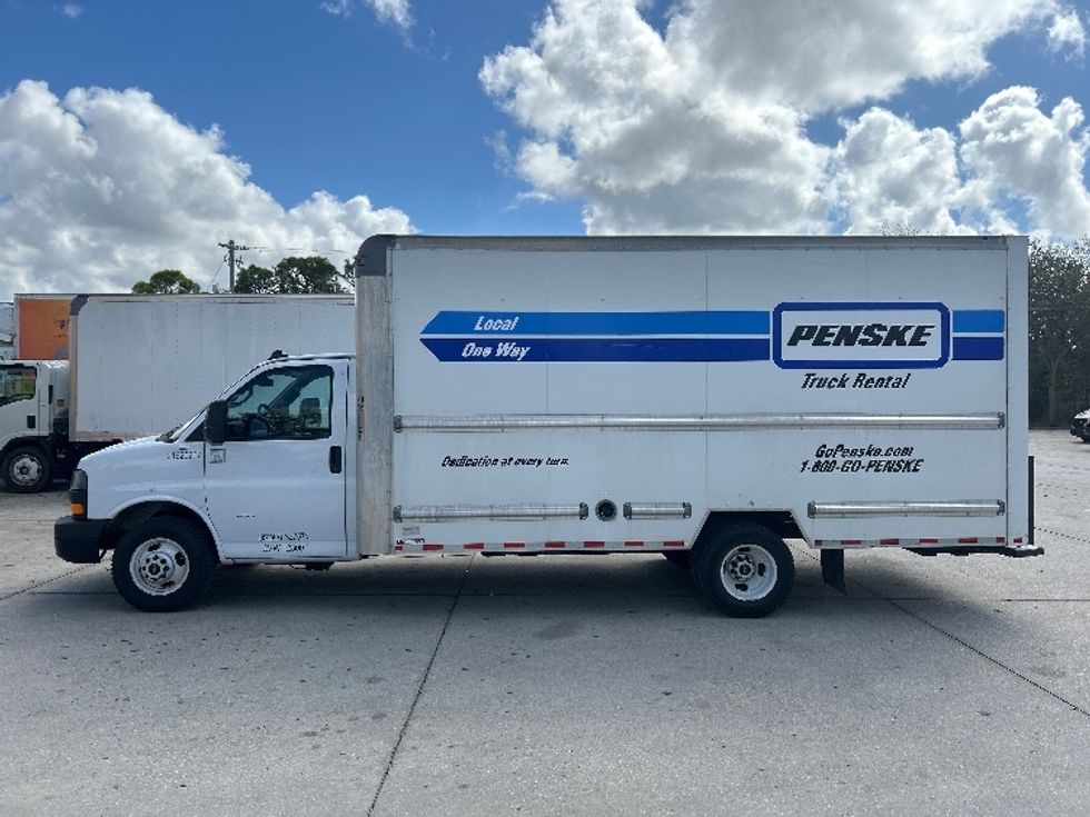 Light Duty Box Truck-Light and Medium Duty Trucks-GMC-2021-Savana G33903-Tampa-FL-96,679\n\t\tmiles-$ 33,000 - Image 4