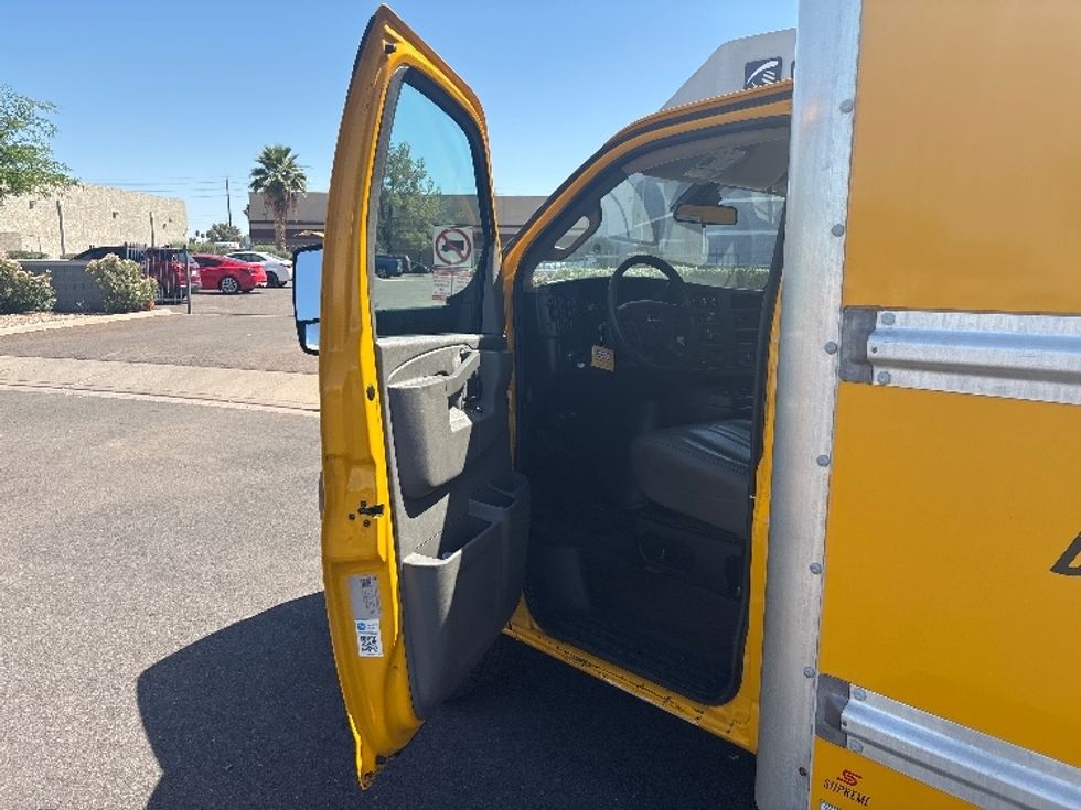 Light Duty Box Truck-Light and Medium Duty Trucks-GMC-2021-Savana G33903-Tempe-AZ-88,854\n\t\tmiles-$ 29,000 - Image 16