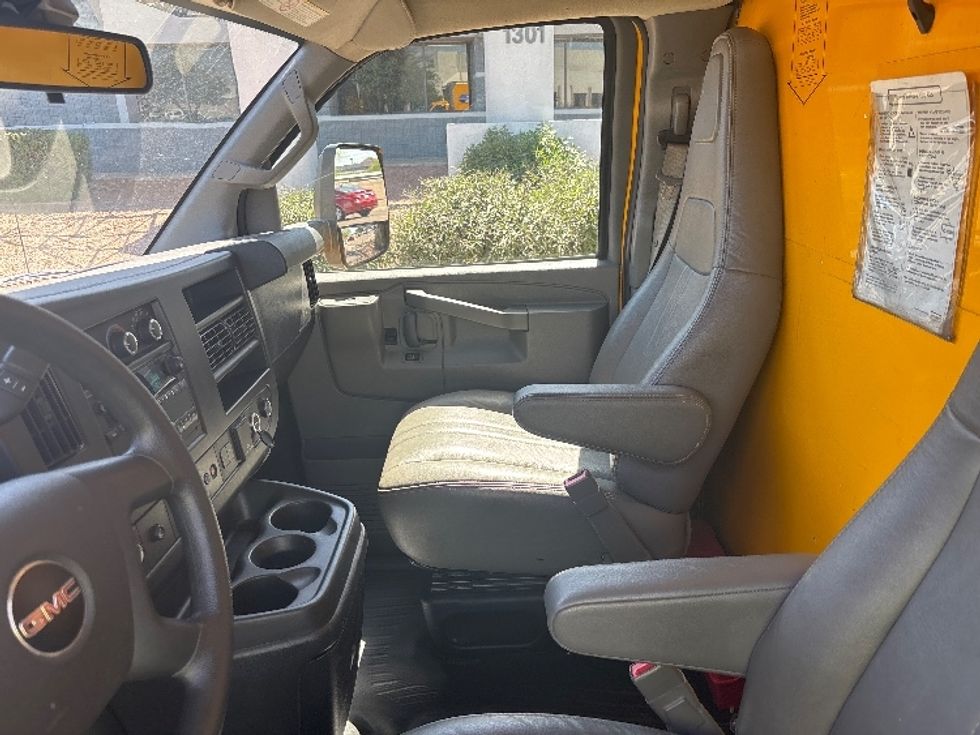 Light Duty Box Truck-Light and Medium Duty Trucks-GMC-2021-Savana G33903-Tempe-AZ-88,854\n\t\tmiles-$ 29,000 - Image 19
