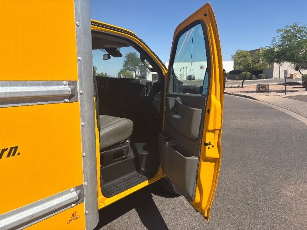 Light Duty Box Truck-Light and Medium Duty Trucks-GMC-2021-Savana G33903-Tempe-AZ-88,854\n\t\tmiles-$ 29,000 - Image 20