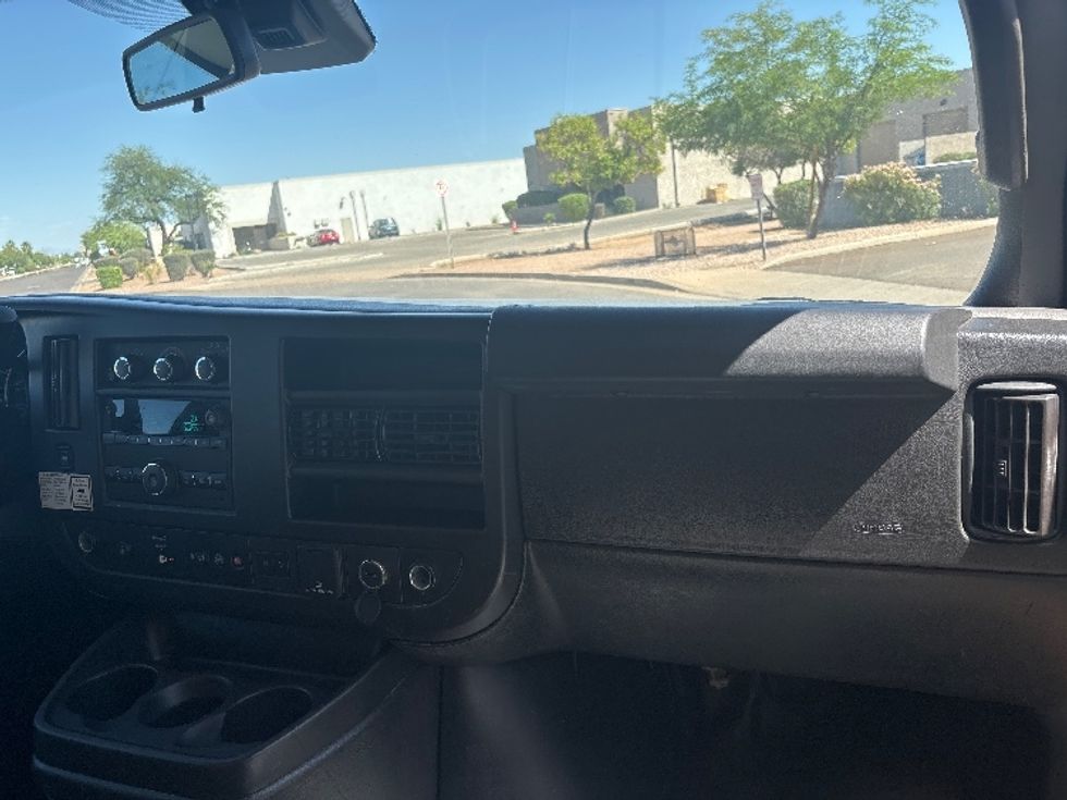 Light Duty Box Truck-Light and Medium Duty Trucks-GMC-2021-Savana G33903-Tempe-AZ-88,854\n\t\tmiles-$ 29,000 - Image 21