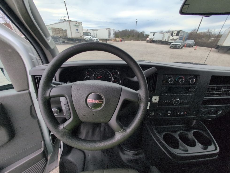 Light Duty Box Truck-Light and Medium Duty Trucks-GMC-2021-Savana G33903-Temple-TX-107,310\n\t\tmiles-$ 28,500 - Image 18