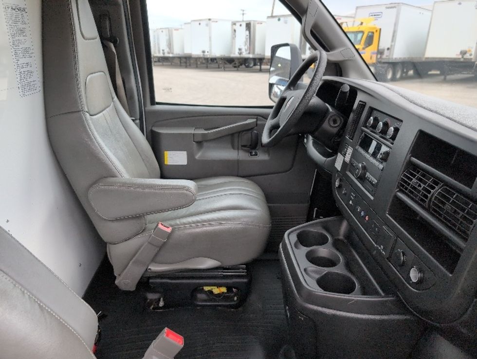 Light Duty Box Truck-Light and Medium Duty Trucks-GMC-2021-Savana G33903-Temple-TX-107,310\n\t\tmiles-$ 28,500 - Image 22