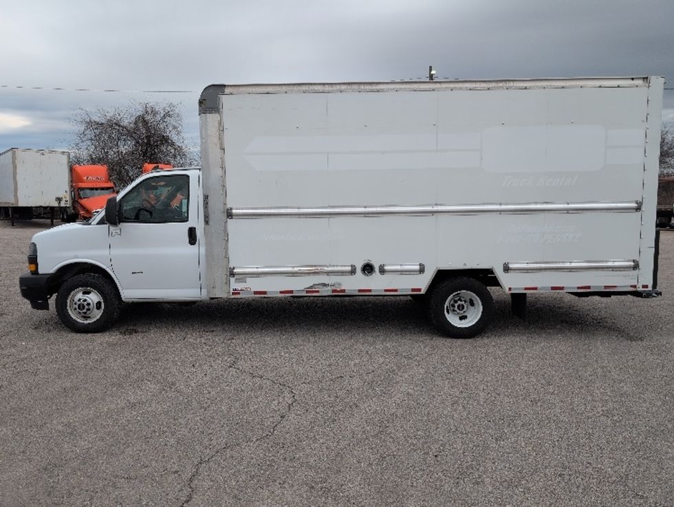 Light Duty Box Truck-Light and Medium Duty Trucks-GMC-2021-Savana G33903-Temple-TX-107,310\n\t\tmiles-$ 28,500 - Image 4