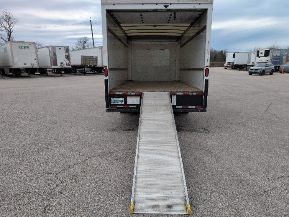 Light Duty Box Truck-Light and Medium Duty Trucks-GMC-2021-Savana G33903-Temple-TX-107,310\n\t\tmiles-$ 28,500 - Image 9