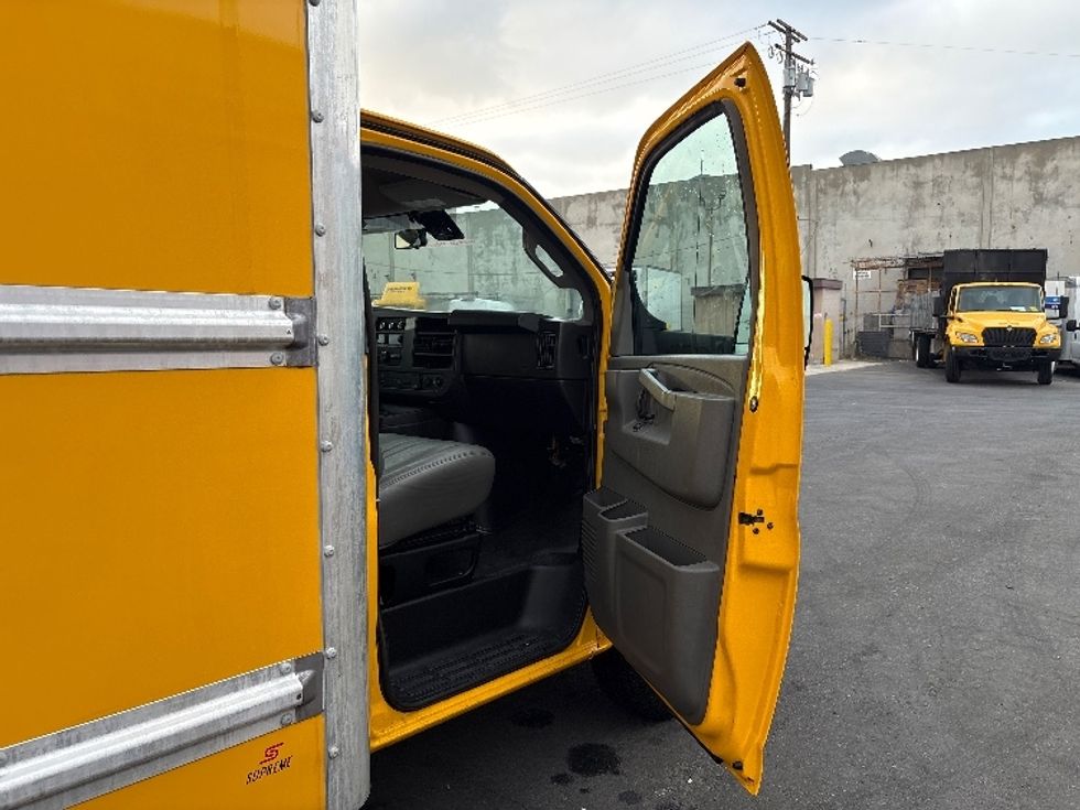 Light Duty Box Truck-Light and Medium Duty Trucks-GMC-2021-Savana G33903-Torrance-CA-107,189\n\t\tmiles-$ 26,750 - Image 20