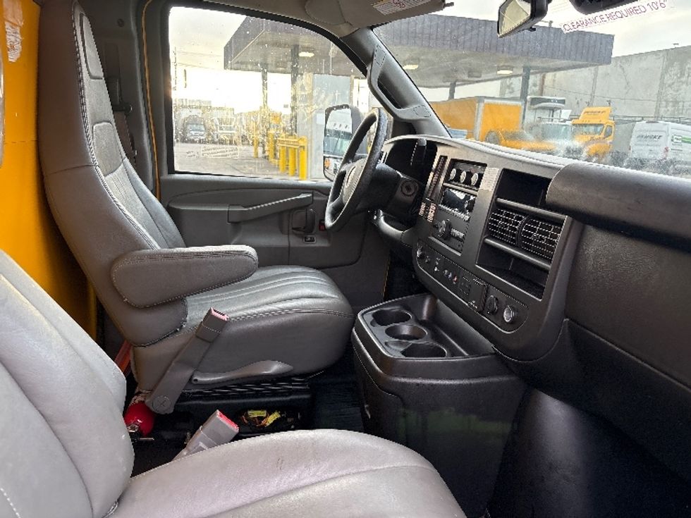 Light Duty Box Truck-Light and Medium Duty Trucks-GMC-2021-Savana G33903-Torrance-CA-107,189\n\t\tmiles-$ 26,750 - Image 22