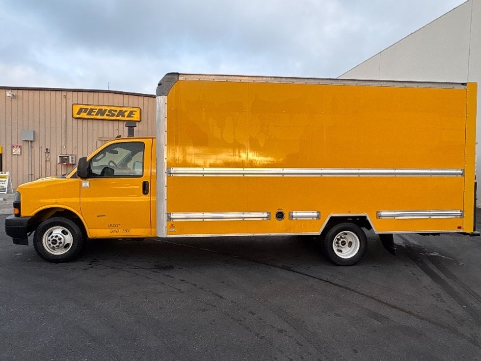 Light Duty Box Truck-Light and Medium Duty Trucks-GMC-2021-Savana G33903-Torrance-CA-107,189\n\t\tmiles-$ 26,750 - Image 4