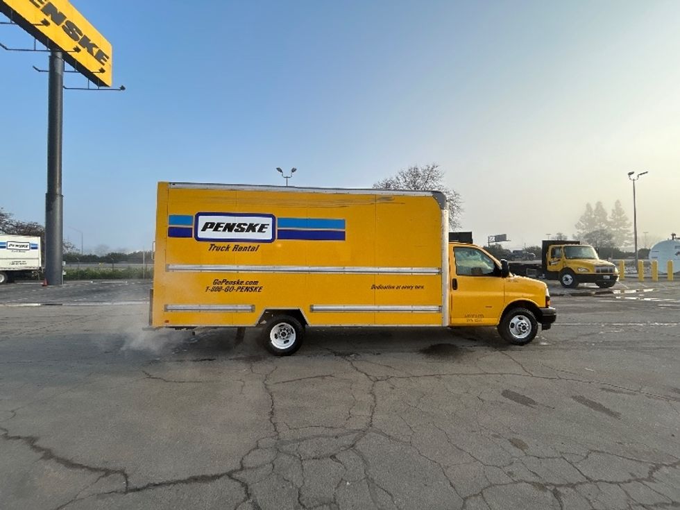 Light Duty Box Truck-Light and Medium Duty Trucks-GMC-2021-Savana G33903-Torrance-CA-107,328\n\t\tmiles-$ 26,750 - Image 15