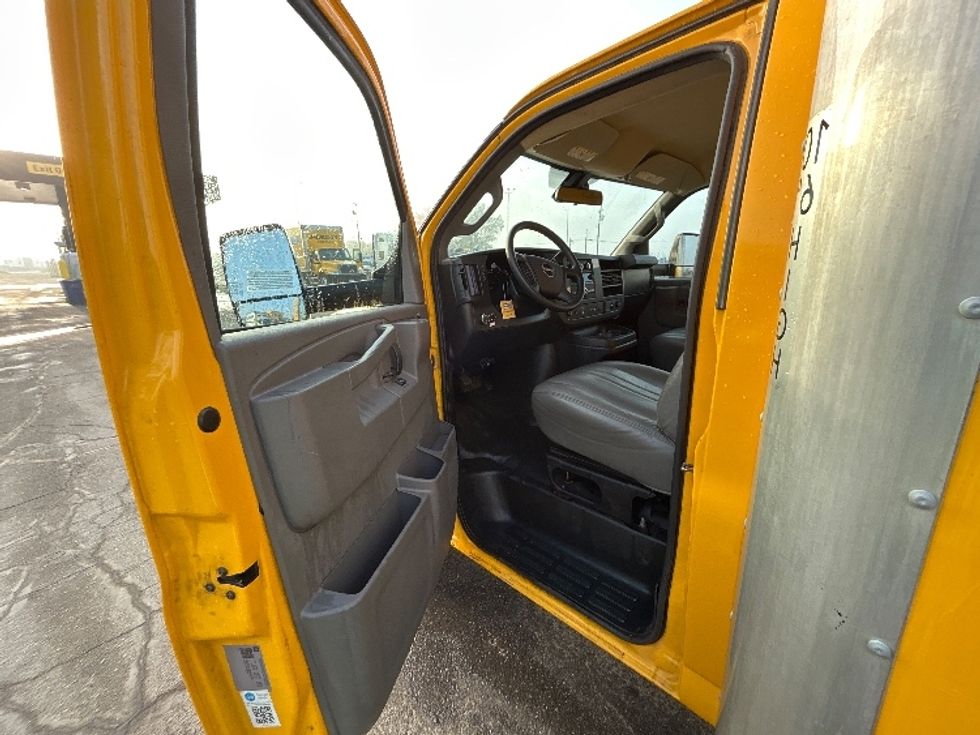 Light Duty Box Truck-Light and Medium Duty Trucks-GMC-2021-Savana G33903-Torrance-CA-107,328\n\t\tmiles-$ 26,750 - Image 16