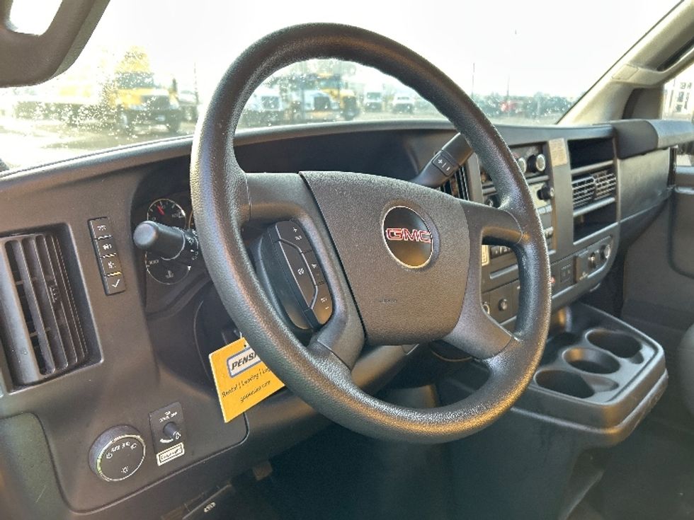 Light Duty Box Truck-Light and Medium Duty Trucks-GMC-2021-Savana G33903-Torrance-CA-107,328\n\t\tmiles-$ 26,750 - Image 17