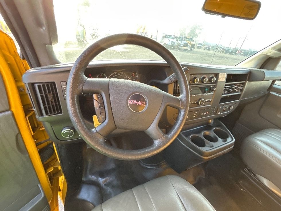 Light Duty Box Truck-Light and Medium Duty Trucks-GMC-2021-Savana G33903-Torrance-CA-107,328\n\t\tmiles-$ 26,750 - Image 18