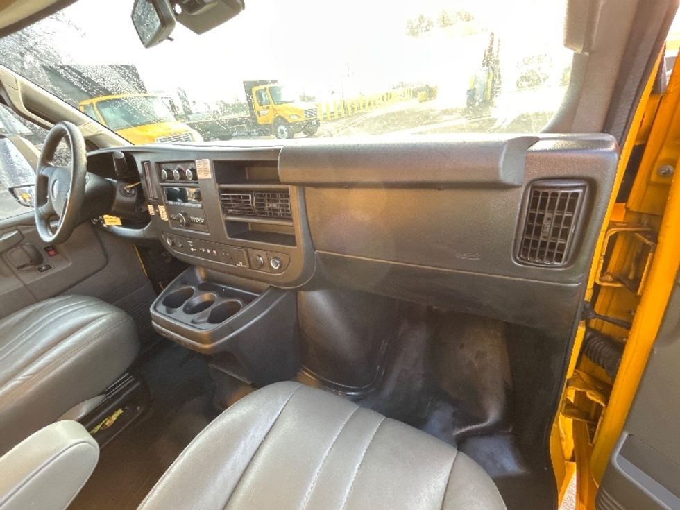 Light Duty Box Truck-Light and Medium Duty Trucks-GMC-2021-Savana G33903-Torrance-CA-107,328\n\t\tmiles-$ 26,750 - Image 21