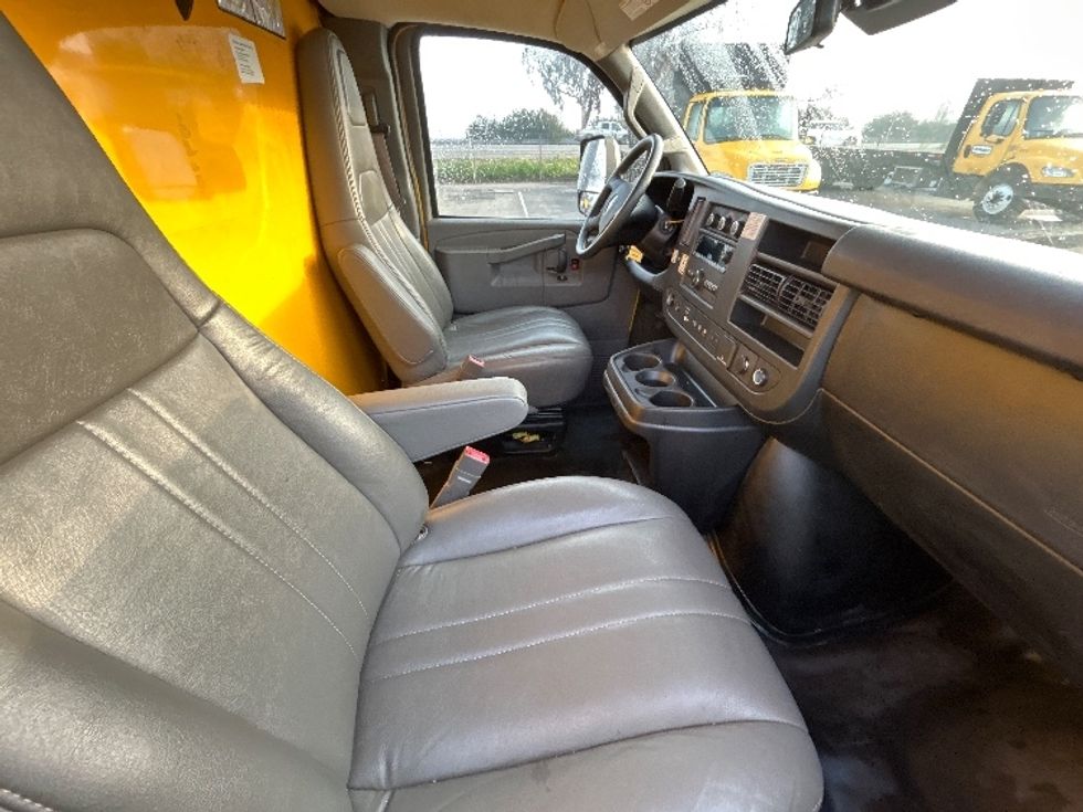 Light Duty Box Truck-Light and Medium Duty Trucks-GMC-2021-Savana G33903-Torrance-CA-107,328\n\t\tmiles-$ 26,750 - Image 22