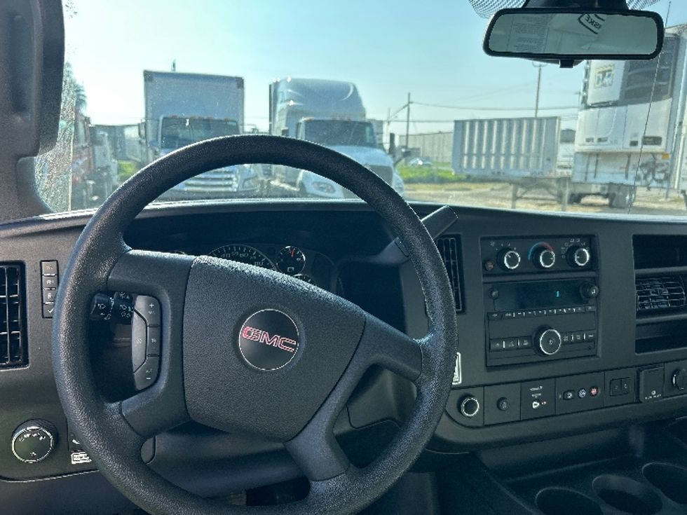 Light Duty Box Truck-Light and Medium Duty Trucks-GMC-2021-Savana G33903-Torrance-CA-110,928\n\t\tmiles-$ 29,500 - Image 16