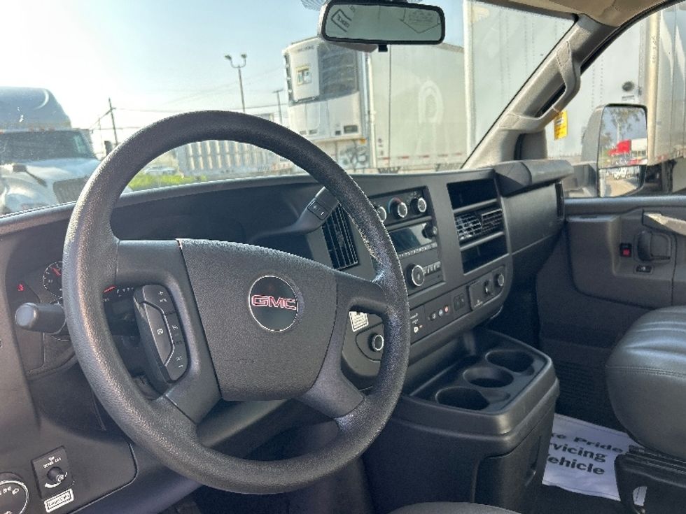 Light Duty Box Truck-Light and Medium Duty Trucks-GMC-2021-Savana G33903-Torrance-CA-110,928\n\t\tmiles-$ 29,500 - Image 17