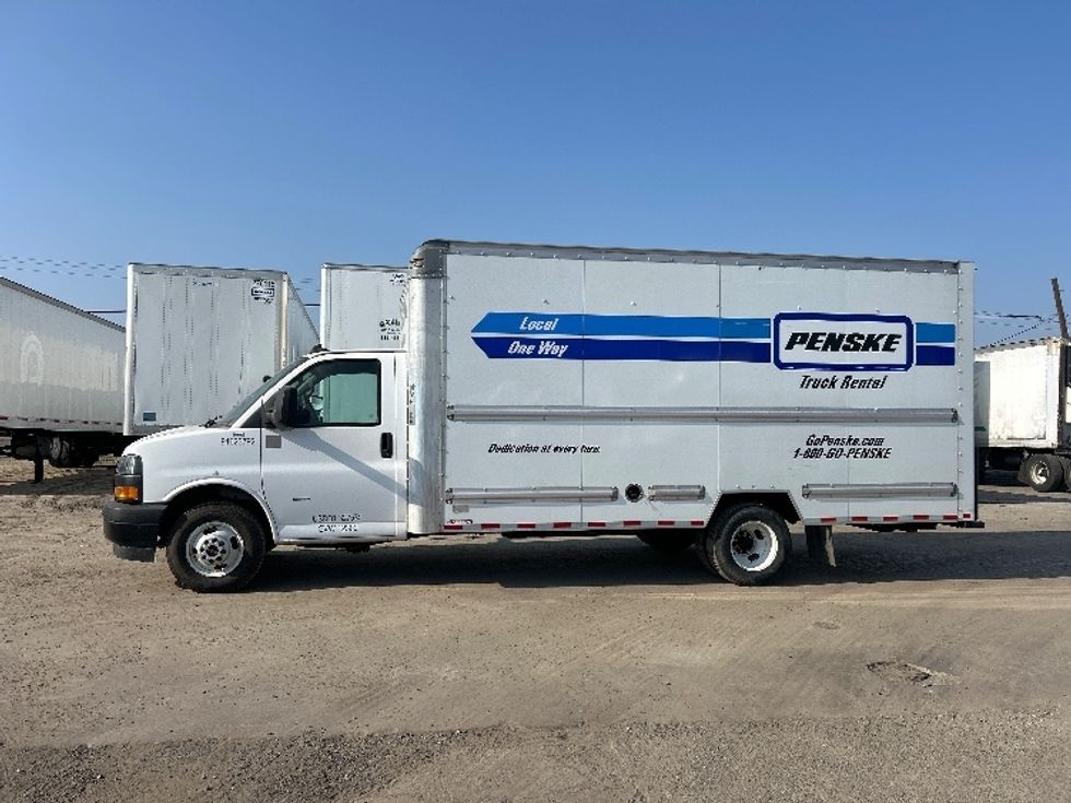 Light Duty Box Truck-Light and Medium Duty Trucks-GMC-2021-Savana G33903-Torrance-CA-110,928\n\t\tmiles-$ 29,500 - Image 4