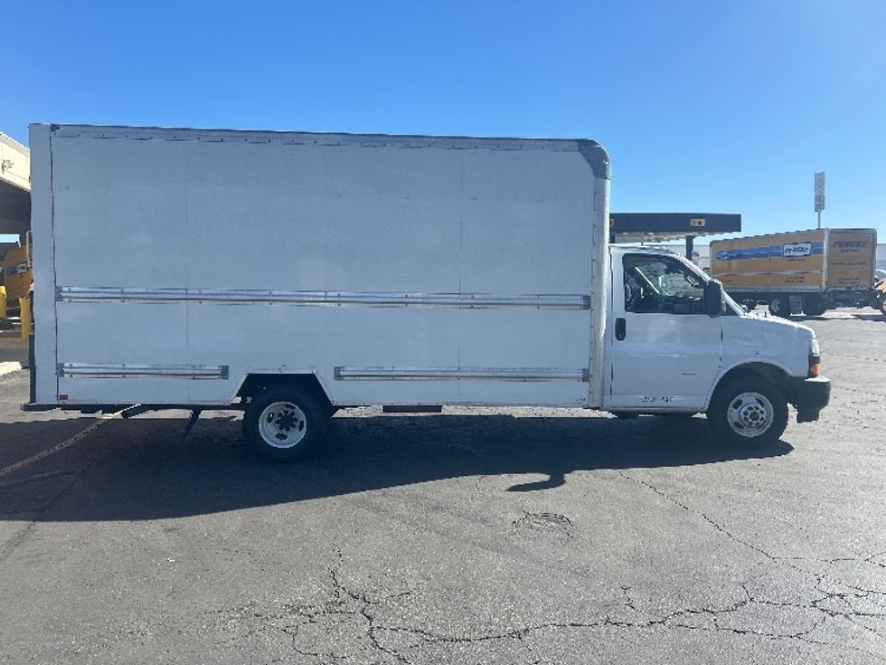 Light Duty Box Truck-Light and Medium Duty Trucks-GMC-2021-Savana G33903-Torrance-CA-119,165\n\t\tmiles-$ 28,500 - Image 15