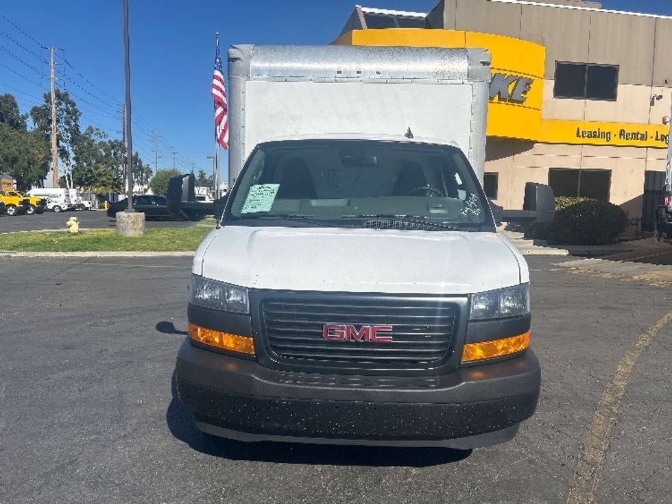 Light Duty Box Truck-Light and Medium Duty Trucks-GMC-2021-Savana G33903-Torrance-CA-119,165\n\t\tmiles-$ 28,500 - Image 2